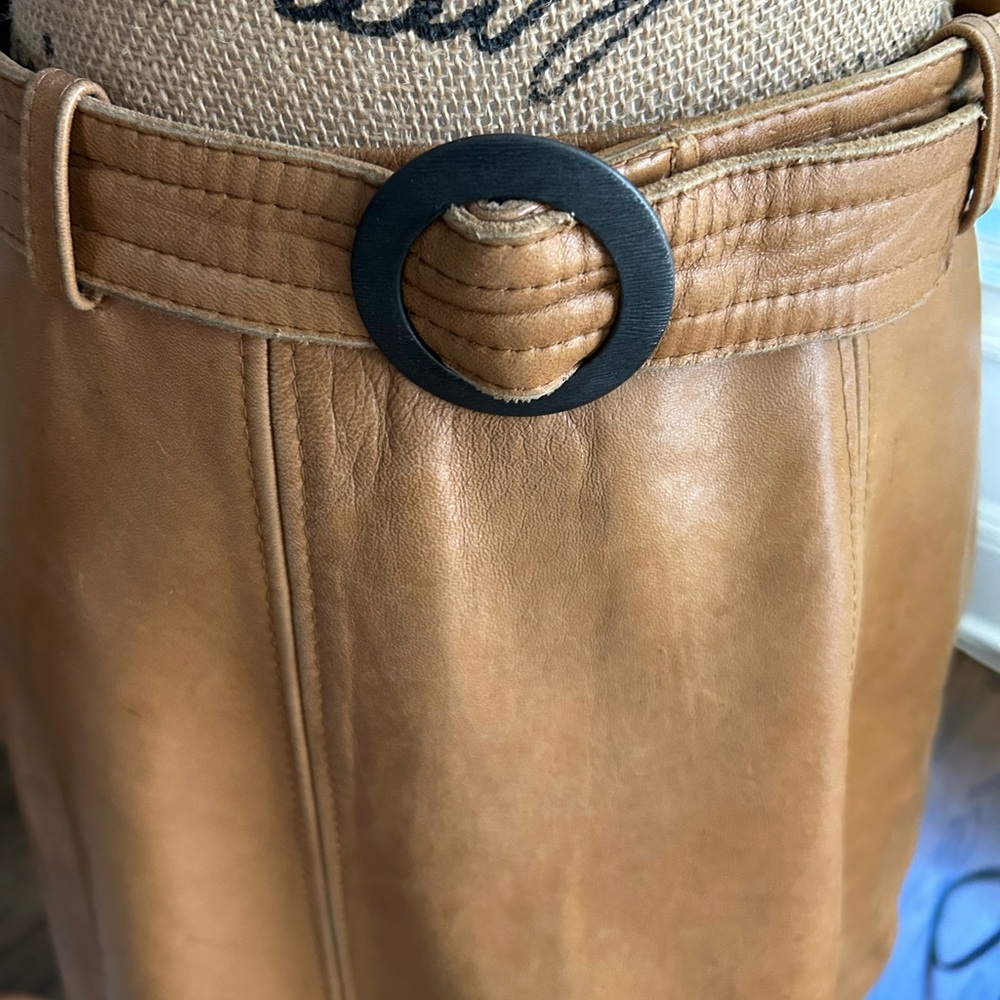 LA CONDESA 26’ Vintage light Brown Leather Skirt from Italy - Picture 2 of 11